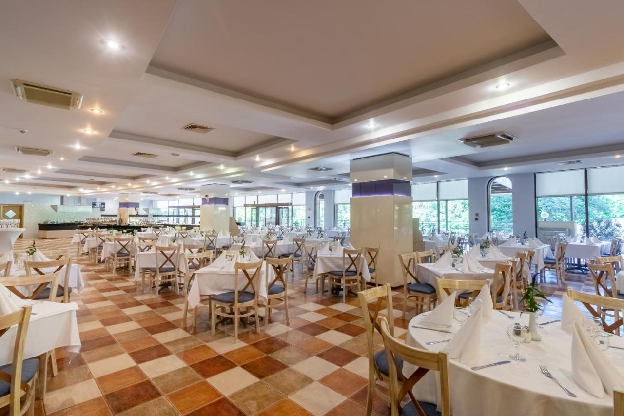 Kristal Hotel Goudstrand Buitenkant foto