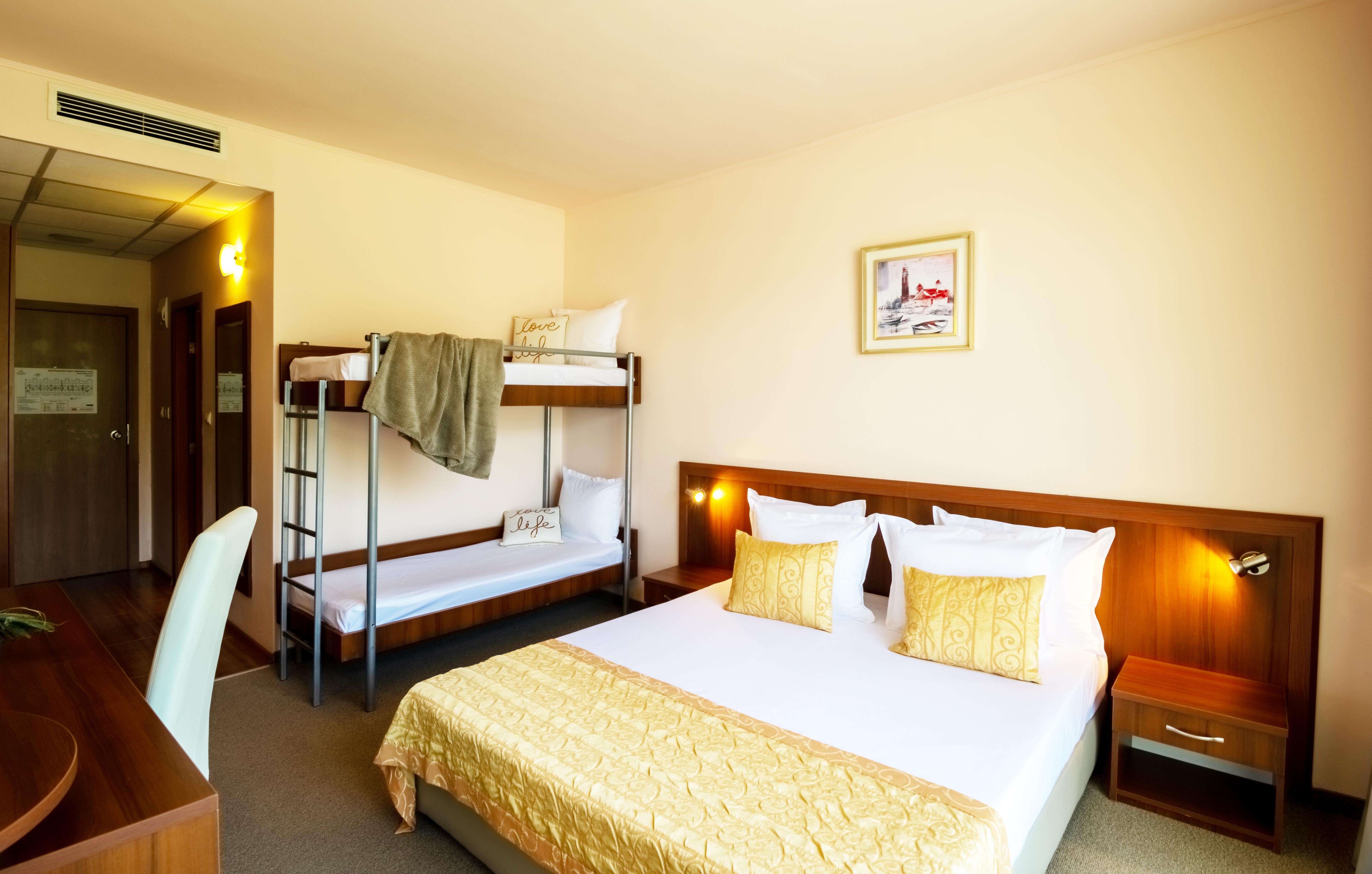 Kristal Hotel Goudstrand Buitenkant foto
