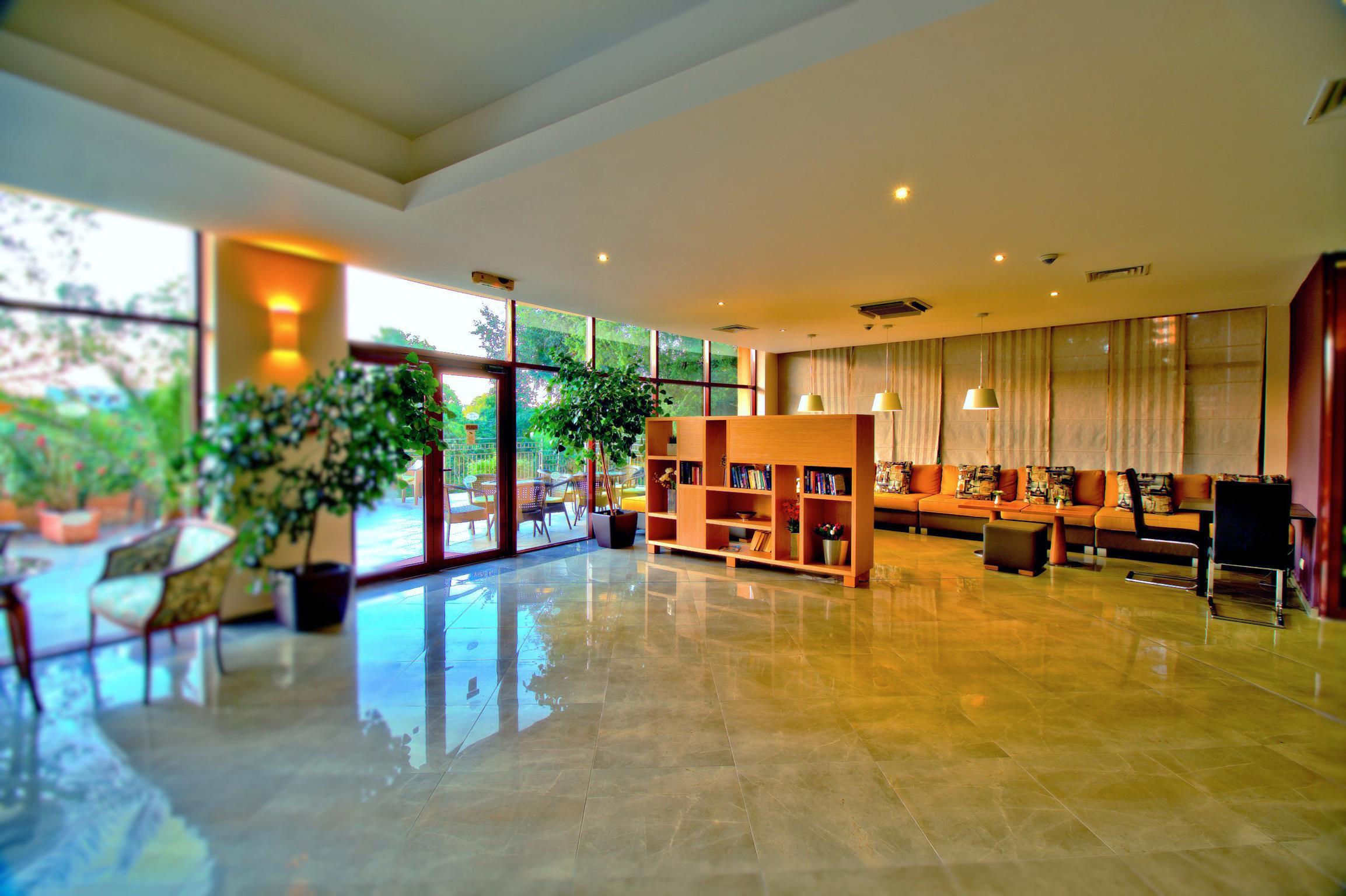 Kristal Hotel Goudstrand Buitenkant foto