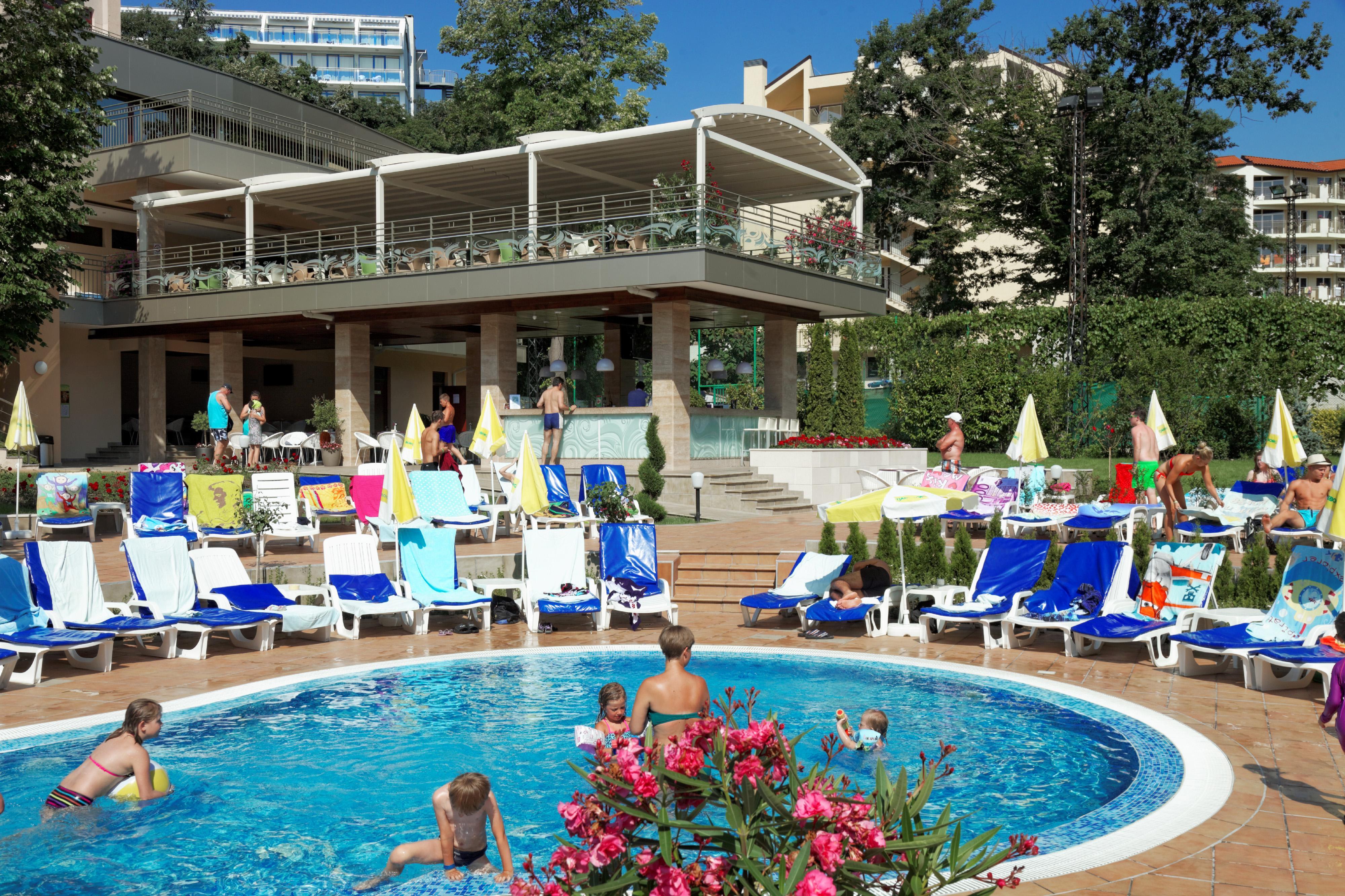 Kristal Hotel Goudstrand Buitenkant foto