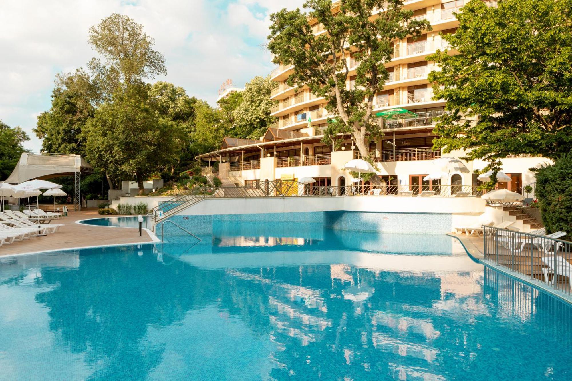 Kristal Hotel Goudstrand Buitenkant foto