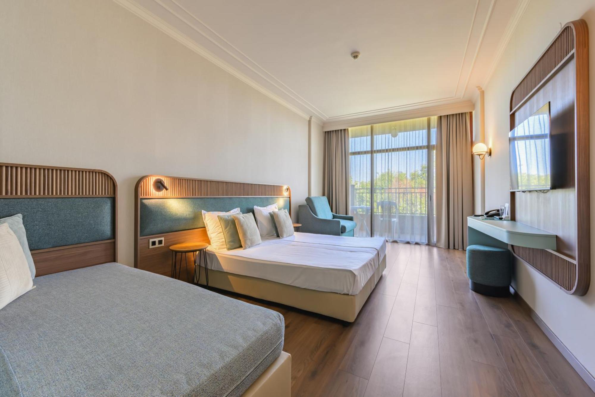 Kristal Hotel Goudstrand Buitenkant foto